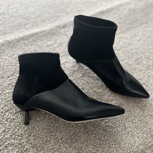 Donald J Pliner Womens Slim Peg Heel Pointed Toe Bootie Black Size 8